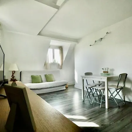 De L'hippodrome Avec Deux Apartamento *