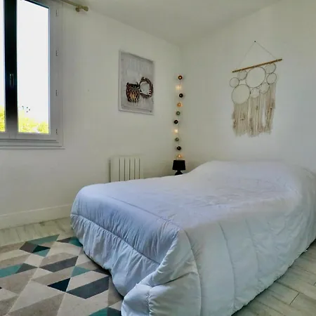 De L'hippodrome Avec Deux Апартаменты