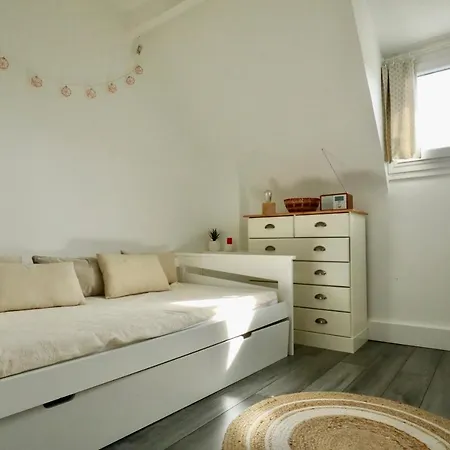 De L'hippodrome Avec Deux Lägenhet *