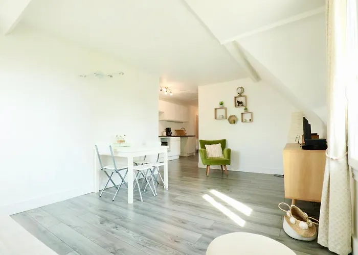 De L'hippodrome Avec Deux